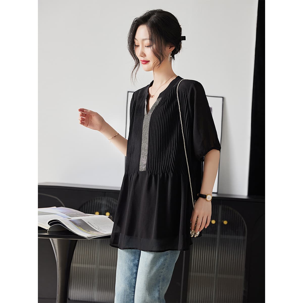 黒ブラウス フロントタック シフォンブラウス