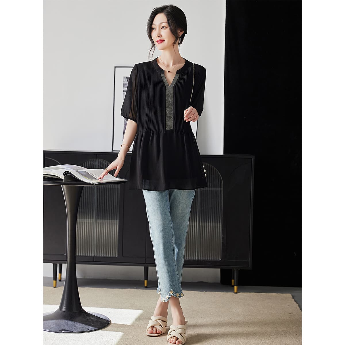 黒ブラウス フロントタック シフォンブラウス