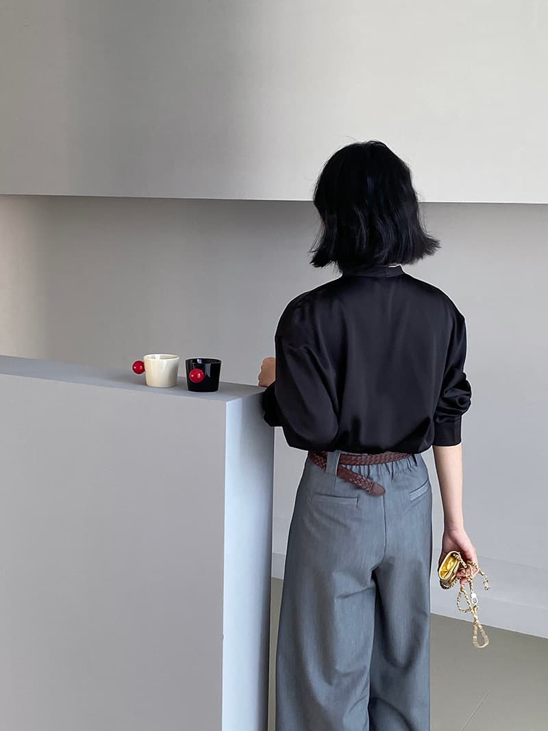 黒ブラウス ドレープサテンカシュクールブラウス